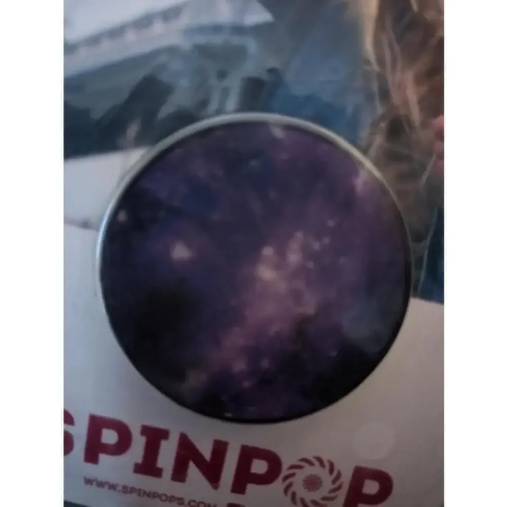 2 Spinpop universal phone holders